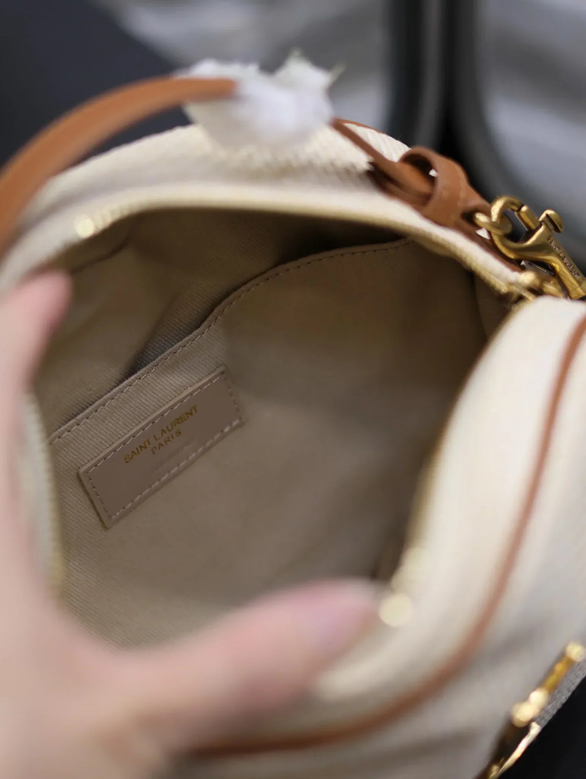 YSL Leather-trimmed raffia shoulder bag - 22×16.5×6cm