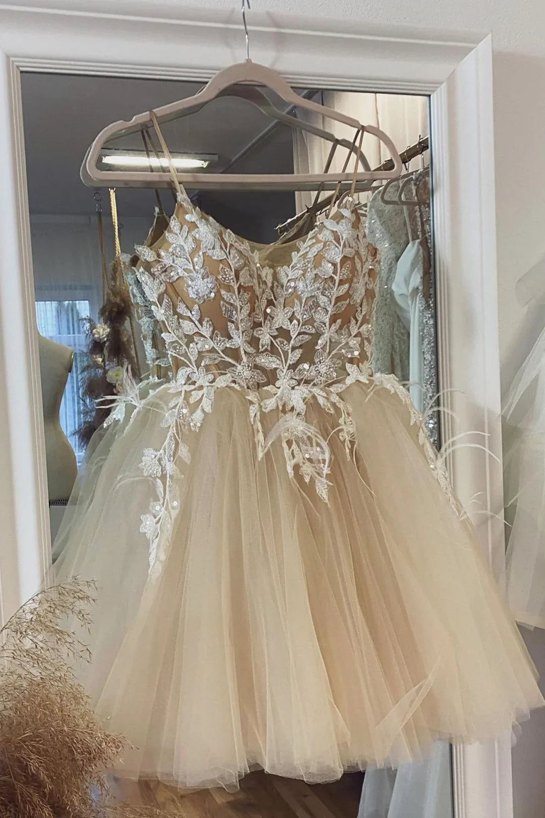 Charming Homecoming Dress Spaghetti Straps Lace Applique Prom Dress Back to School Outfits Party Dress D6108