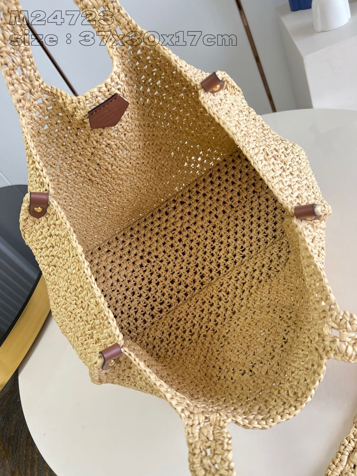 Louis Vuitton M24723 OnTheGo MM