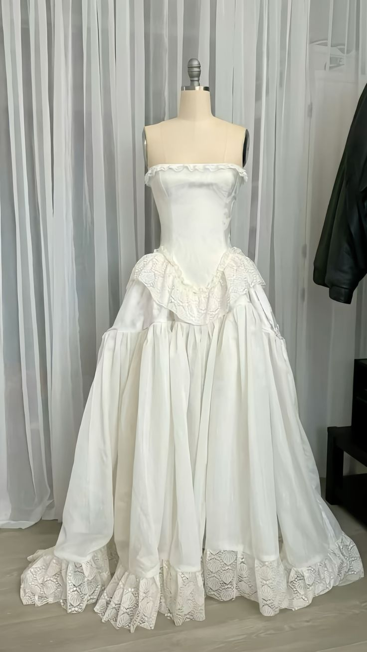 Elegant Strapless A-Line Chiffon Vintage Wedding Dress Long Eveing Dress, D863