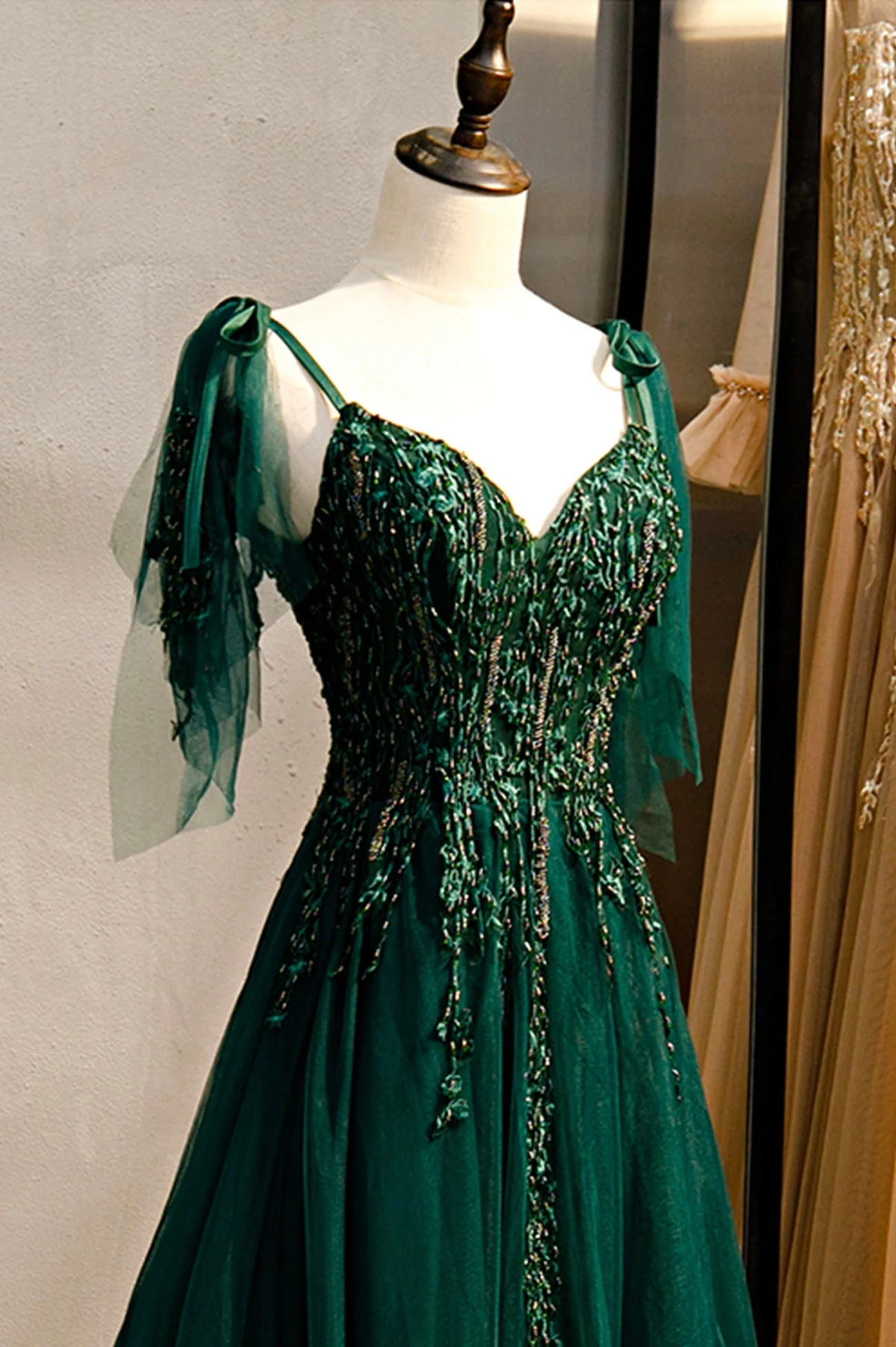 Green V-Neck Lace Long Prom Dress, A-Line Spaghetti Straps Evening Dress MD7254