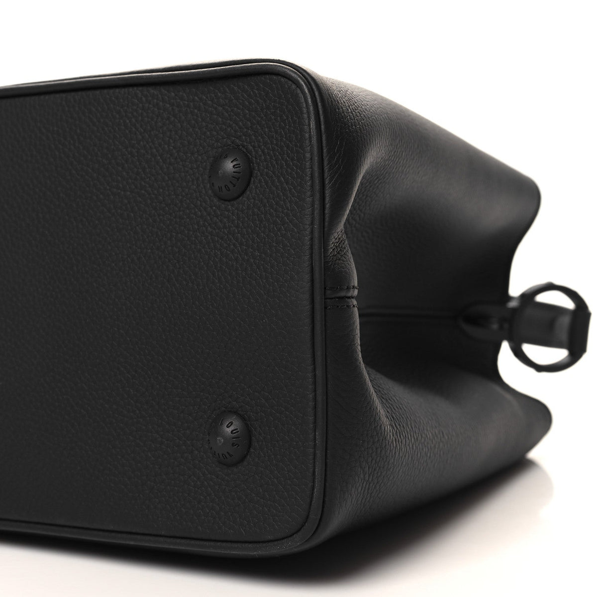 Taurillon Capucines GM Souple Matte Black