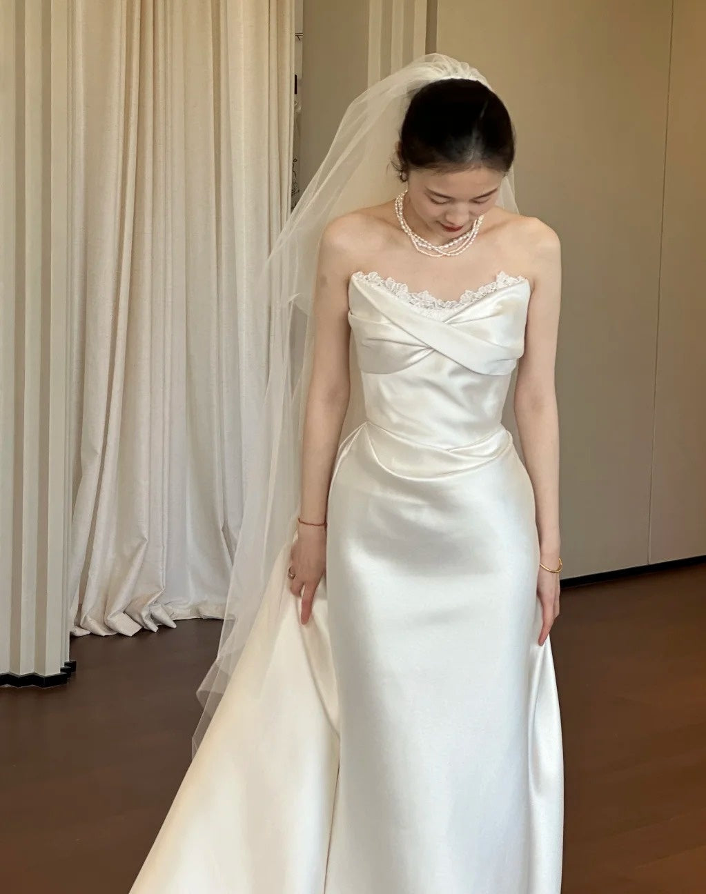 Minimalist Wedding Dress Satin Sweetheart Pleated Wedding Dress D4615