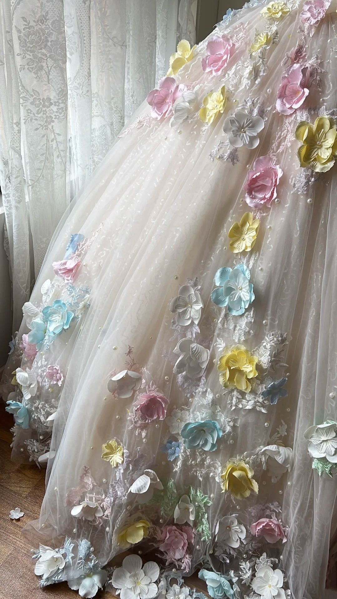 New Arrival Prom Dress Off Shoulder Tulle Pleated Floral Evening Dress Quinceanera Dress Ball Gown D4677