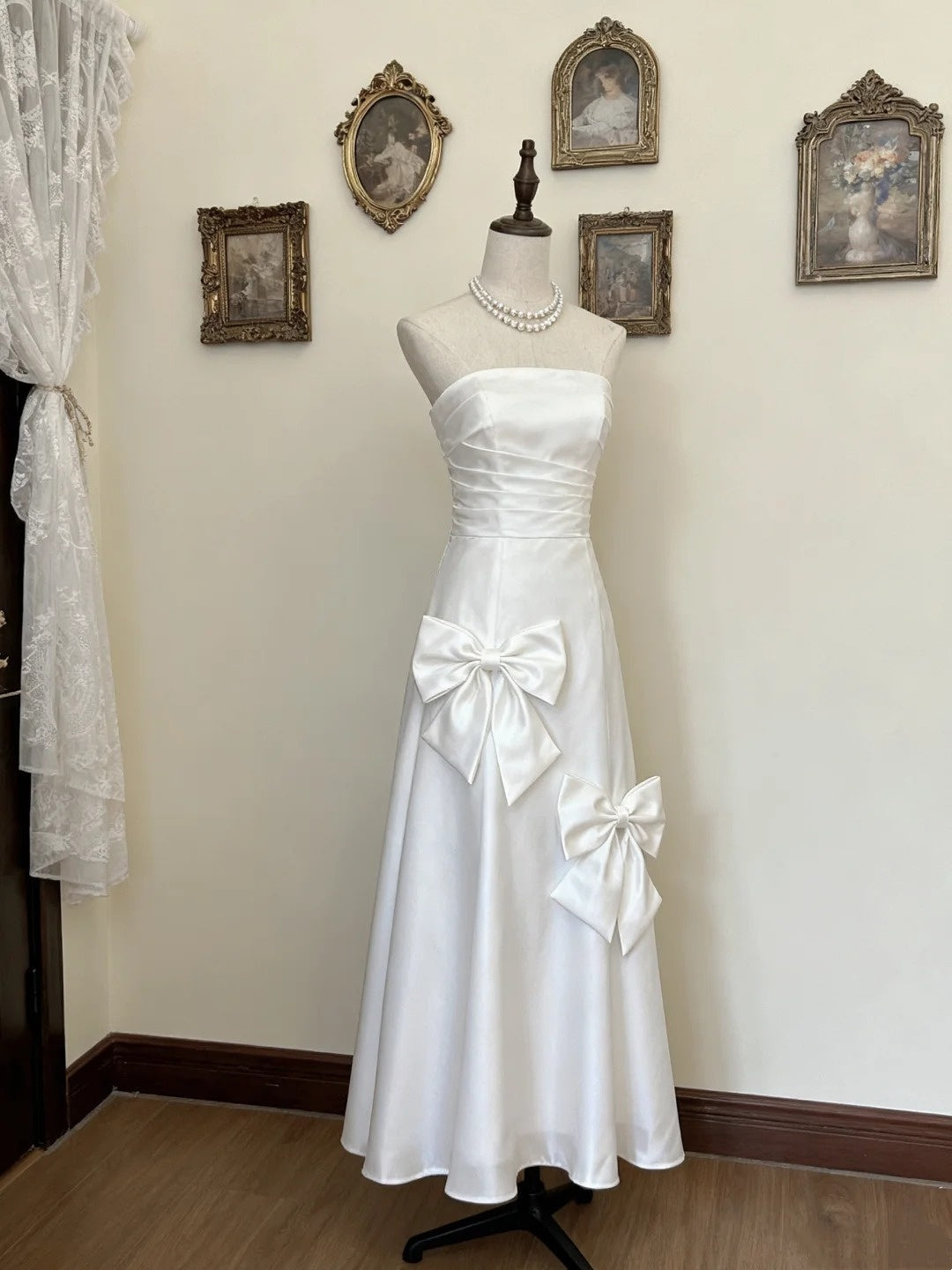 A Line Prom Dress Minimalist White Strapless Pleated Formal Dresses Evening Dress Gala Gown D4753