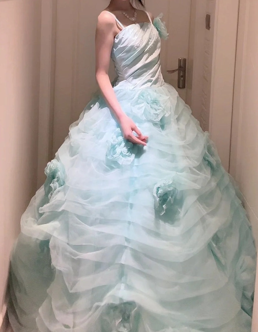Charming Ball Gown Spaghetti Straps Tulle Evening Gala Gown Prom Dresses Quinceanera Dress D4957