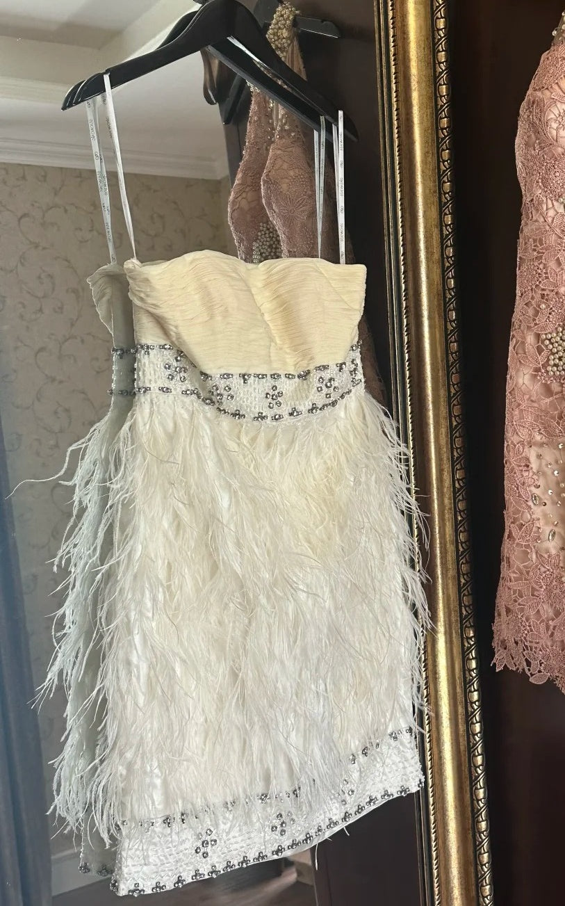 Charming Homecoming Dress Strapless Feather Short Prom Dress Back to School Outfits Graduation Dress D5145