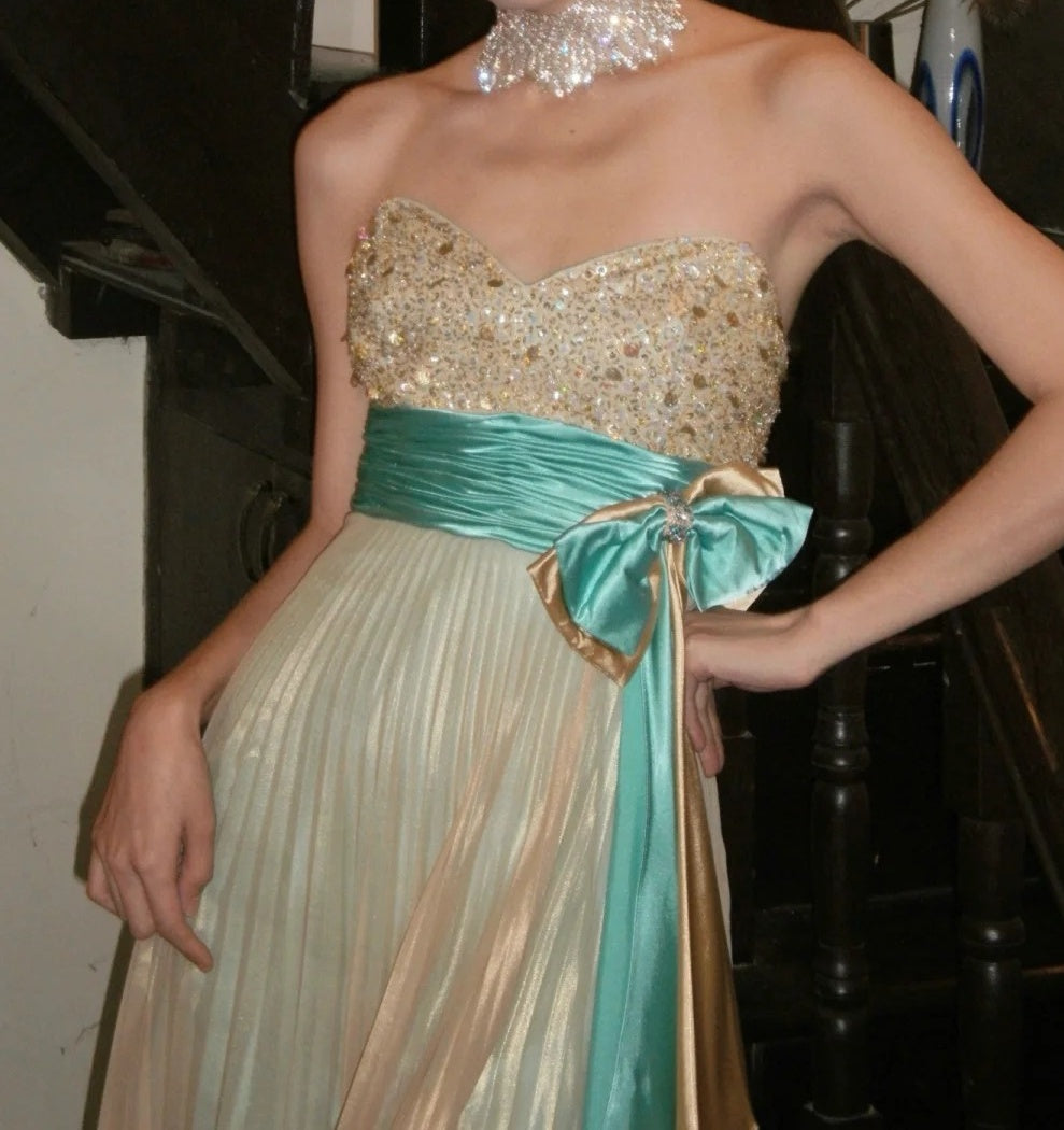 Stunning Prom Dress Champagne Gold Satin Sweetheart Gala Gown Evening Dress Graduation Dress D5166