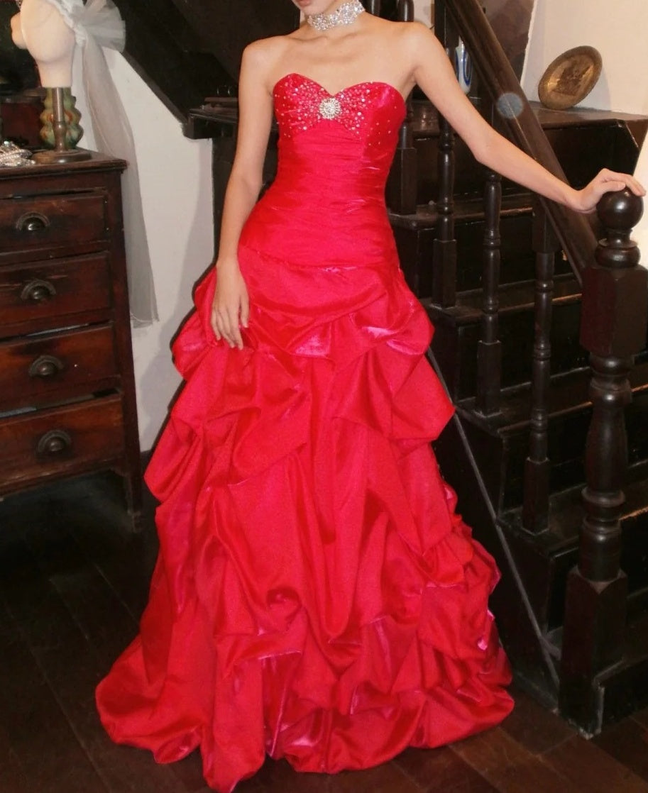 Stunning Prom Dress Red Sweetheart Pleated Gala Gown Fomal Evening Dress Graduation Dress D5178