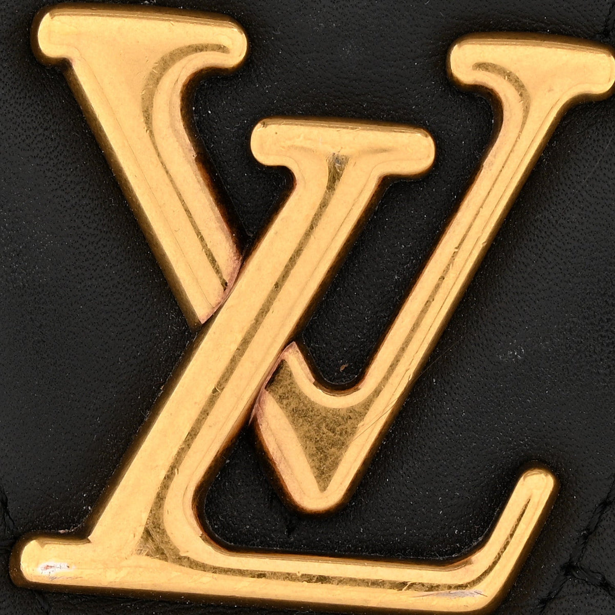 Calfskin New Wave Chain Pochette Black
