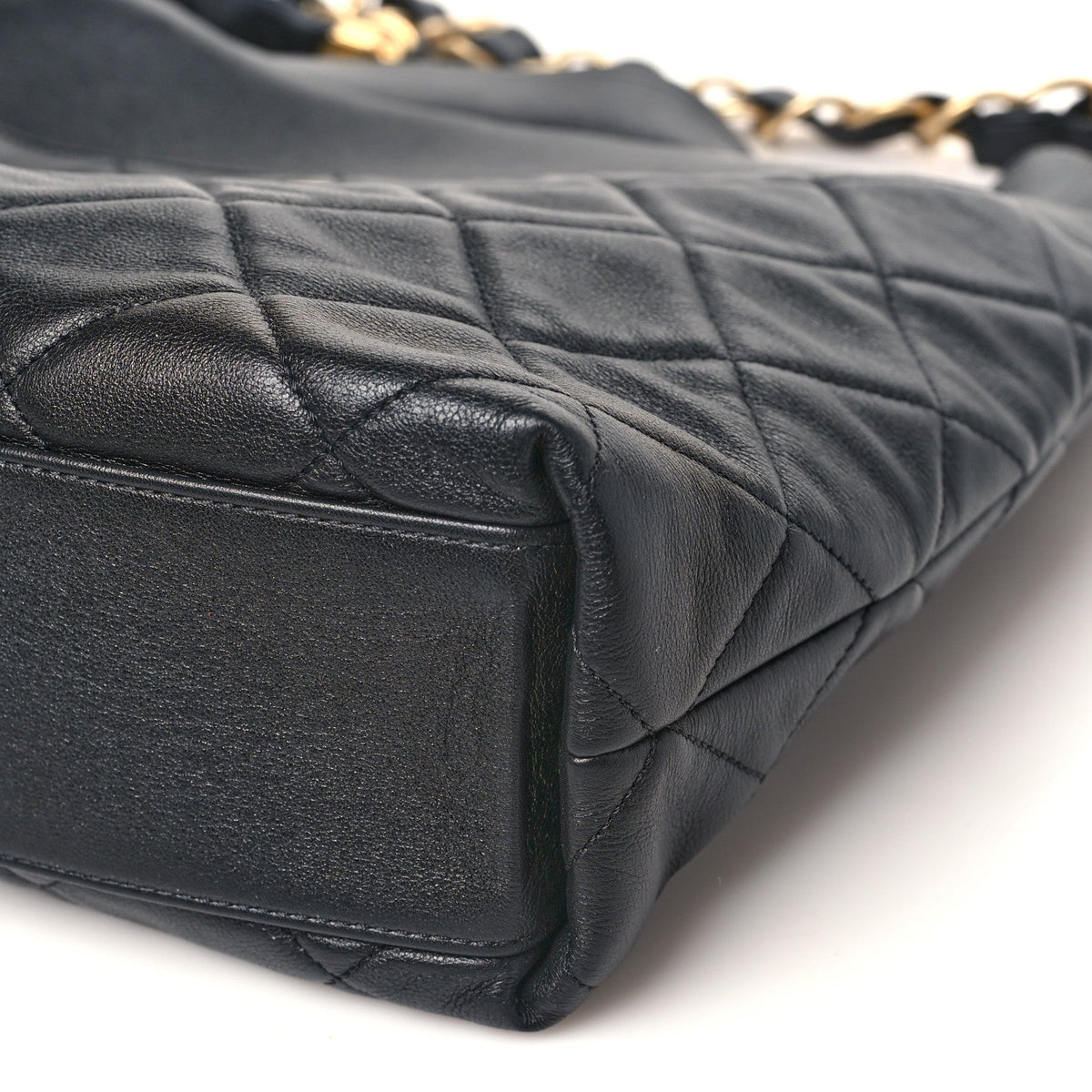 Calfskin Quilted Close To Me Hobo Black