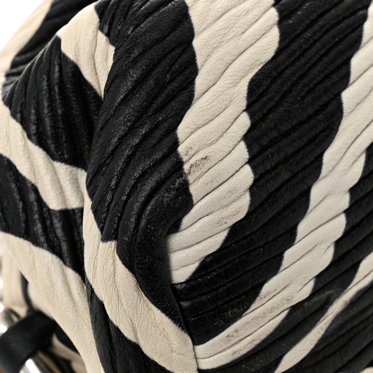 Nappa Zebra Print The Pouch Chain White Black