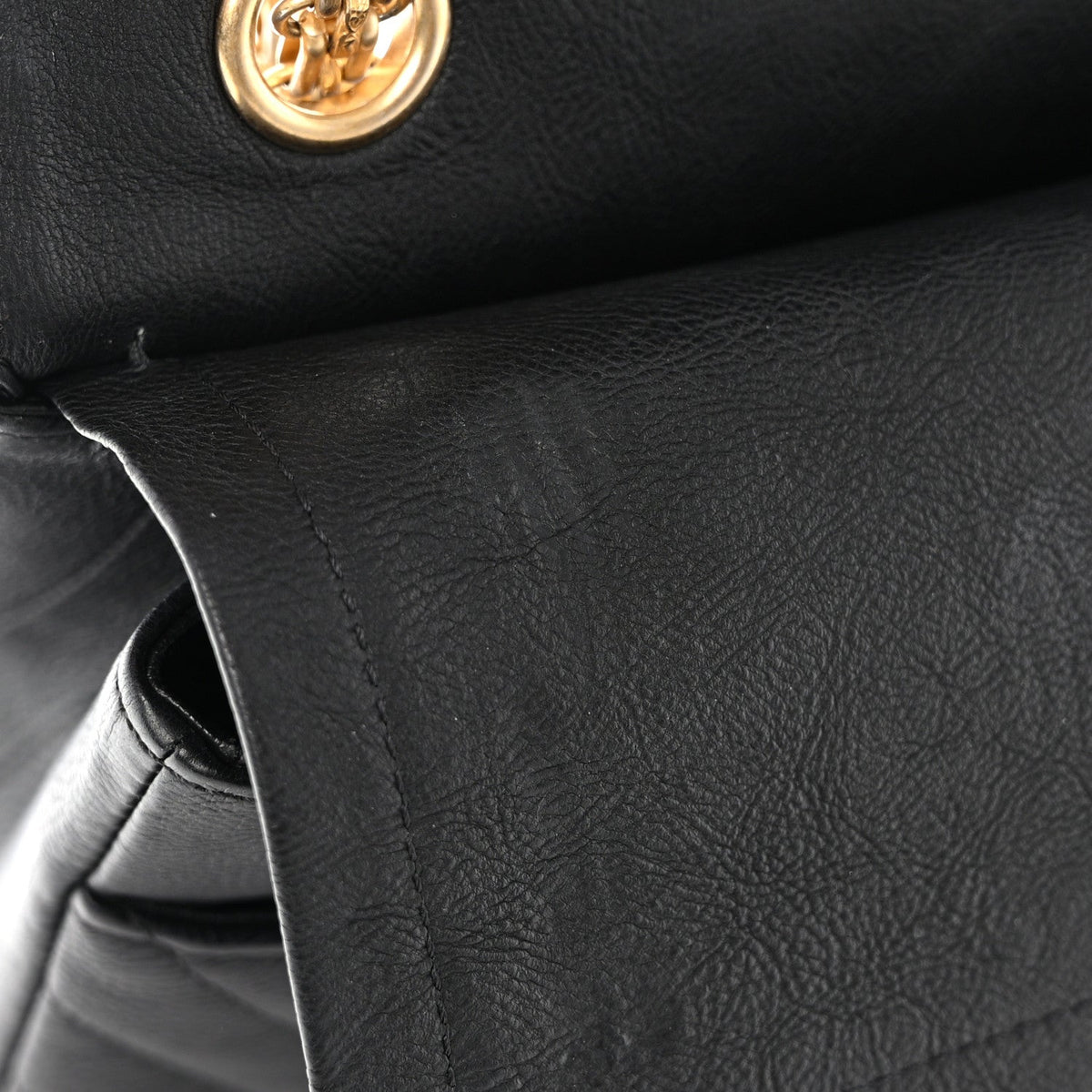 Crumpled Calfskin Chevron Quilted 2.55 Reissue 226 Black