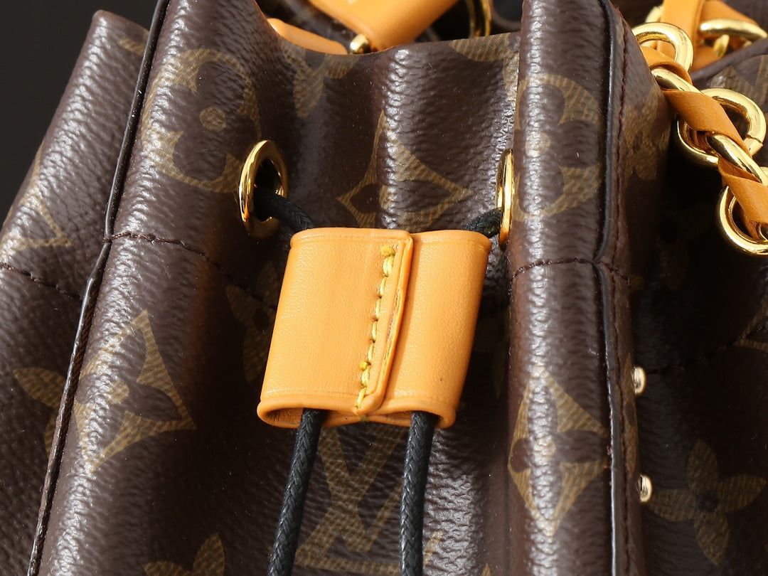 Louis Vuitton 2025 Cruise Noe Trunk bucket bag 22 x 25 x 8 cm