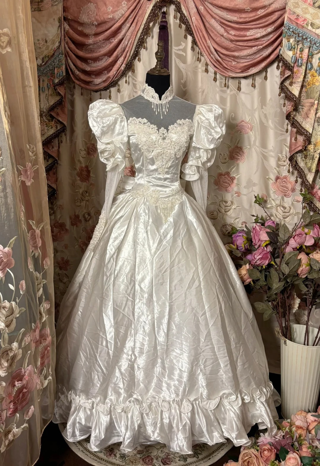 Elegant Wedding Dress Long Sleeves Ruffle Ball Gown Evening Dress Wedding Dress D2399