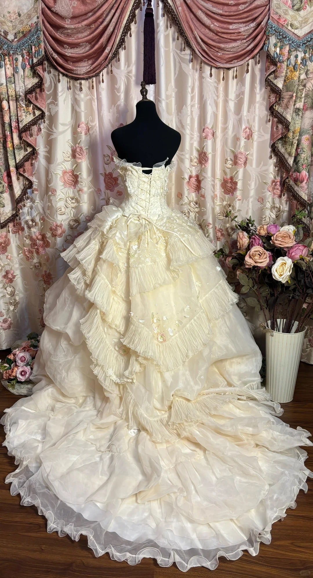 Elegant Prom Dress Strapless Pleated Ruffle Ball Gown Evening Dress Gala Dress Masquerade Ball D2491