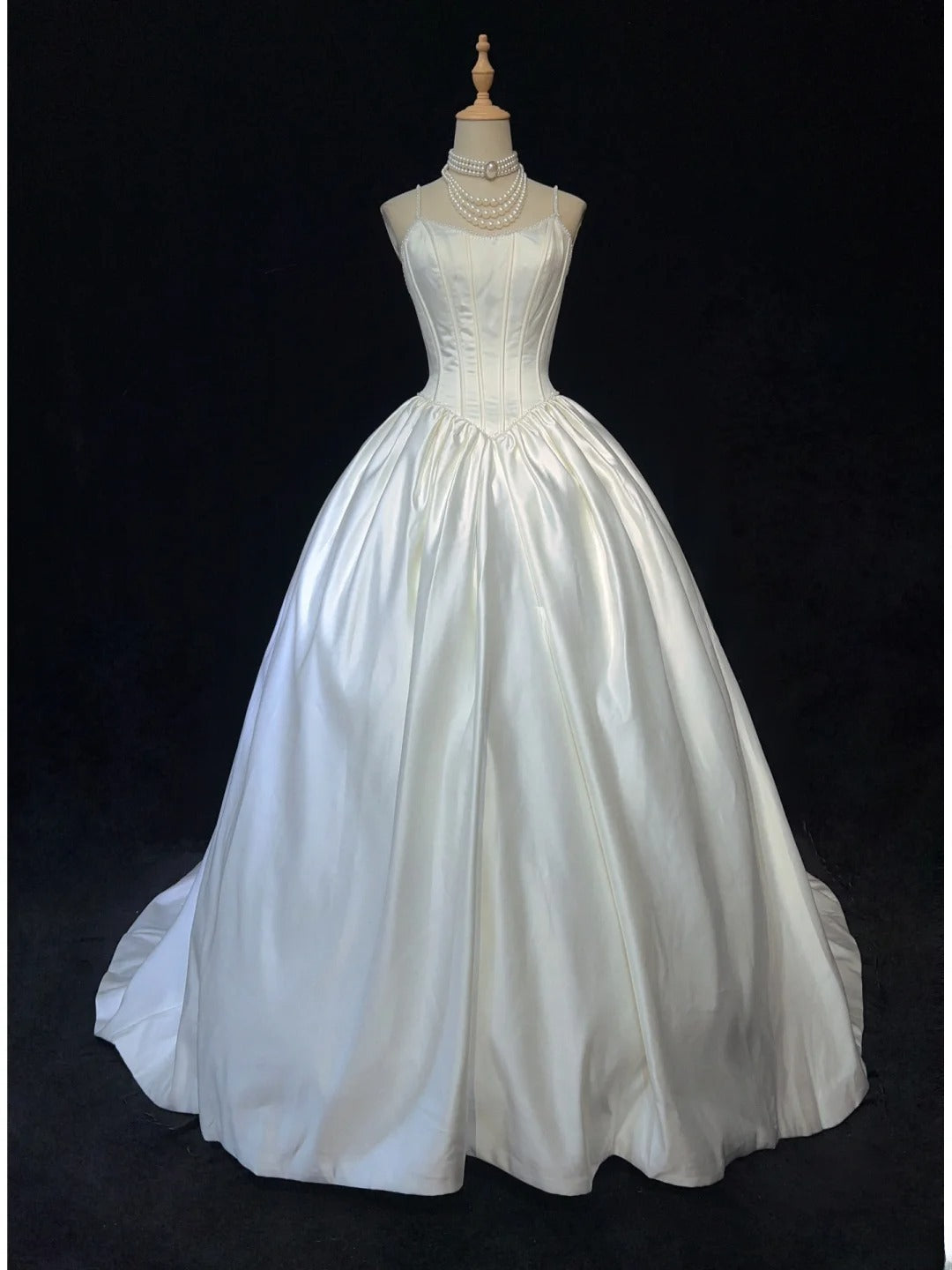 Elegant Spaghetti Straps Pearl Wedding Dress Ball Gown D2908
