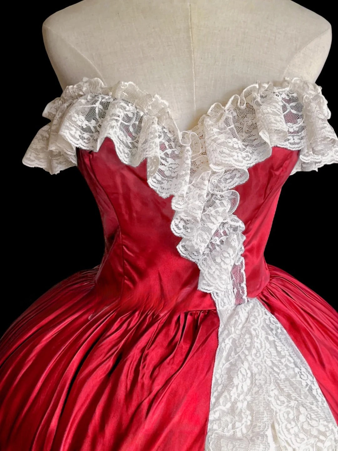 Elegant Prom Dress Sweetheart Pleated Ball Gown Evening Dress Quinceanera Dress D2840