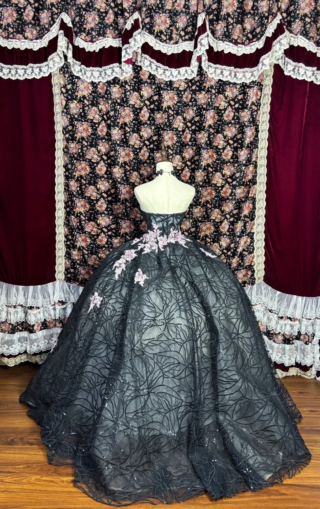 Stunning Prom Dress Strapless Embroidered Ball Gown Evening Dress Quinceanera Dress D3014
