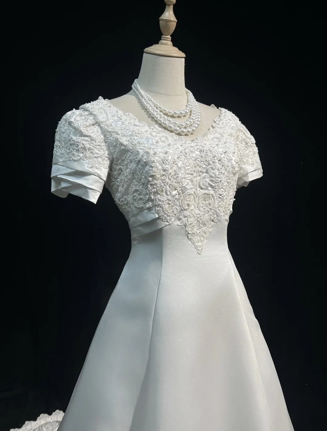 Elegant White A Line Crew Neck Wedding Dress D3094
