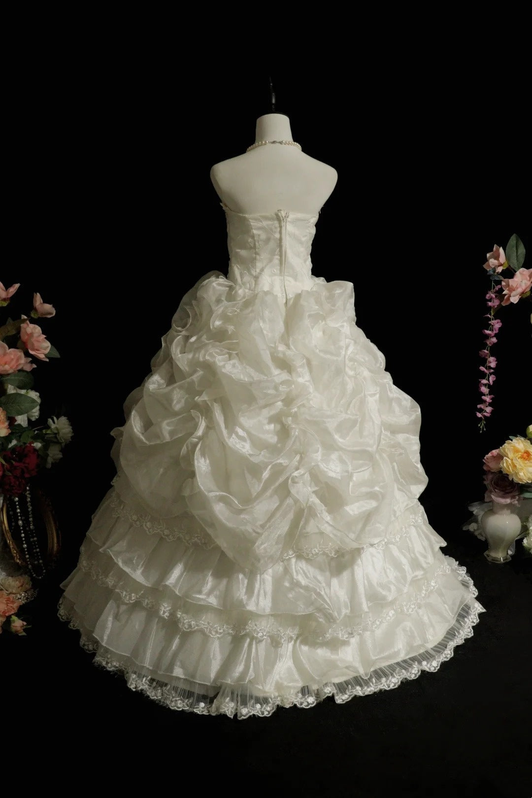Elegant Strapless Ruffle Tiered Wedding Dress D3107