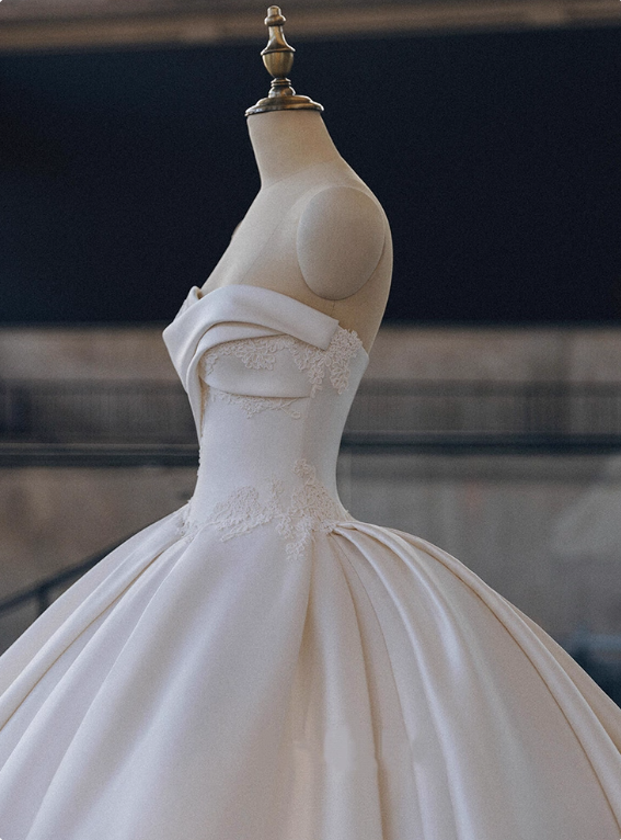 Elegant Wedding Dress Strapless Pleated Wedding Dress D3192