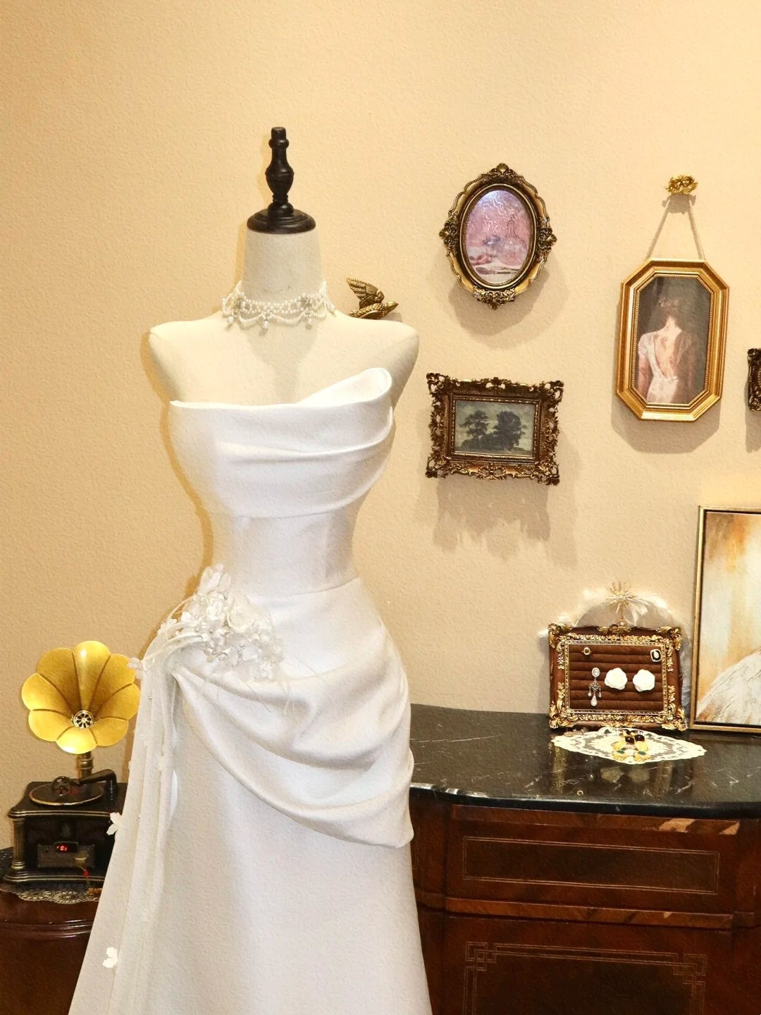 Minimalist Wedding Dress A Line Strapless Pleated Wedding Dress D3403