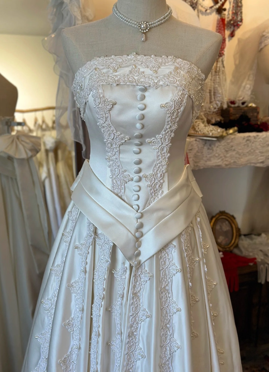 Vintage Wedding Dress A Line Strapless Pleated Wedding Dress D3660