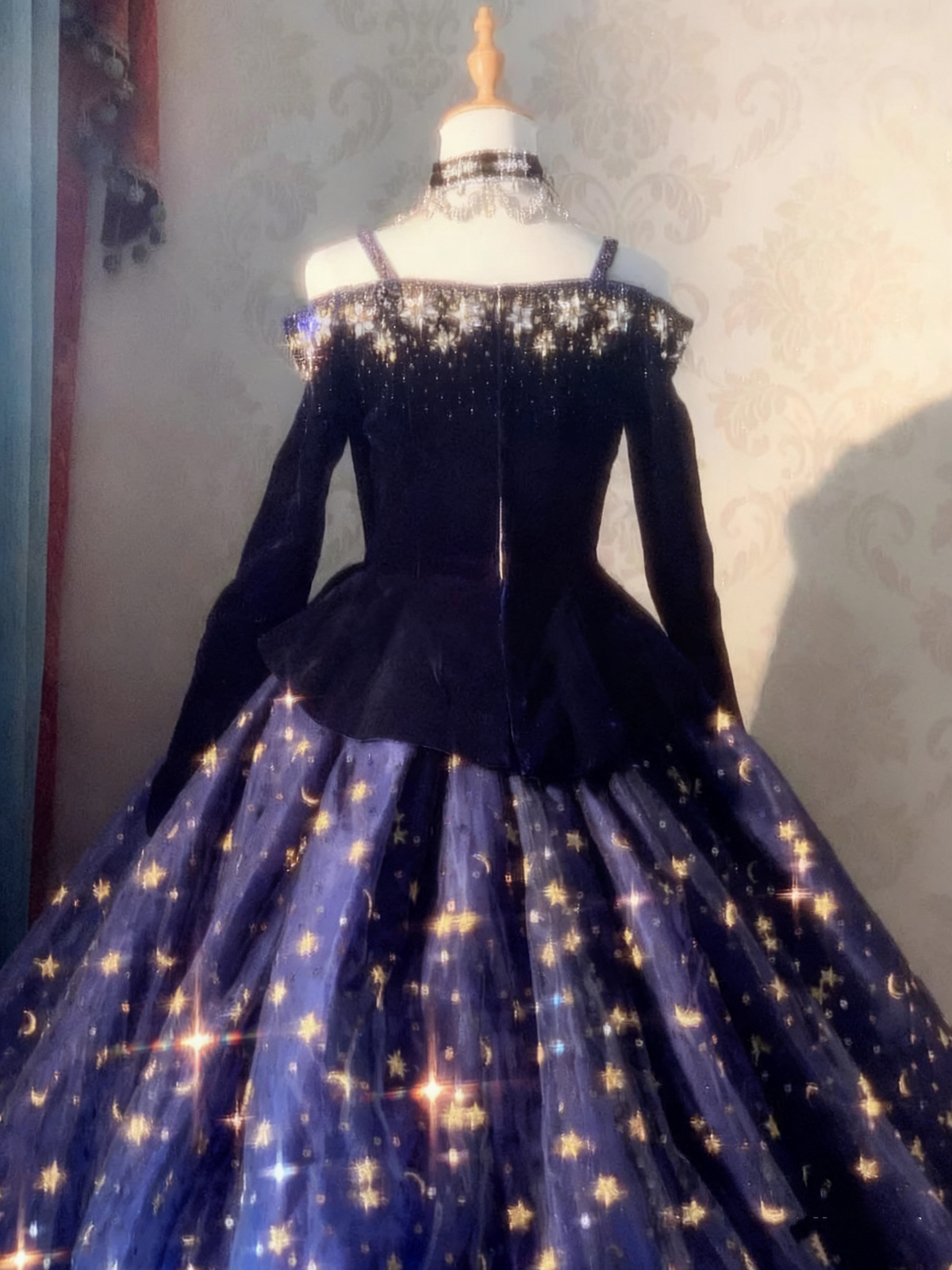 New Arrival Prom Dress Spaghetti Straps Crystal Pleated Ball Gown Quinceanera Dress Birthday Outfits D3765