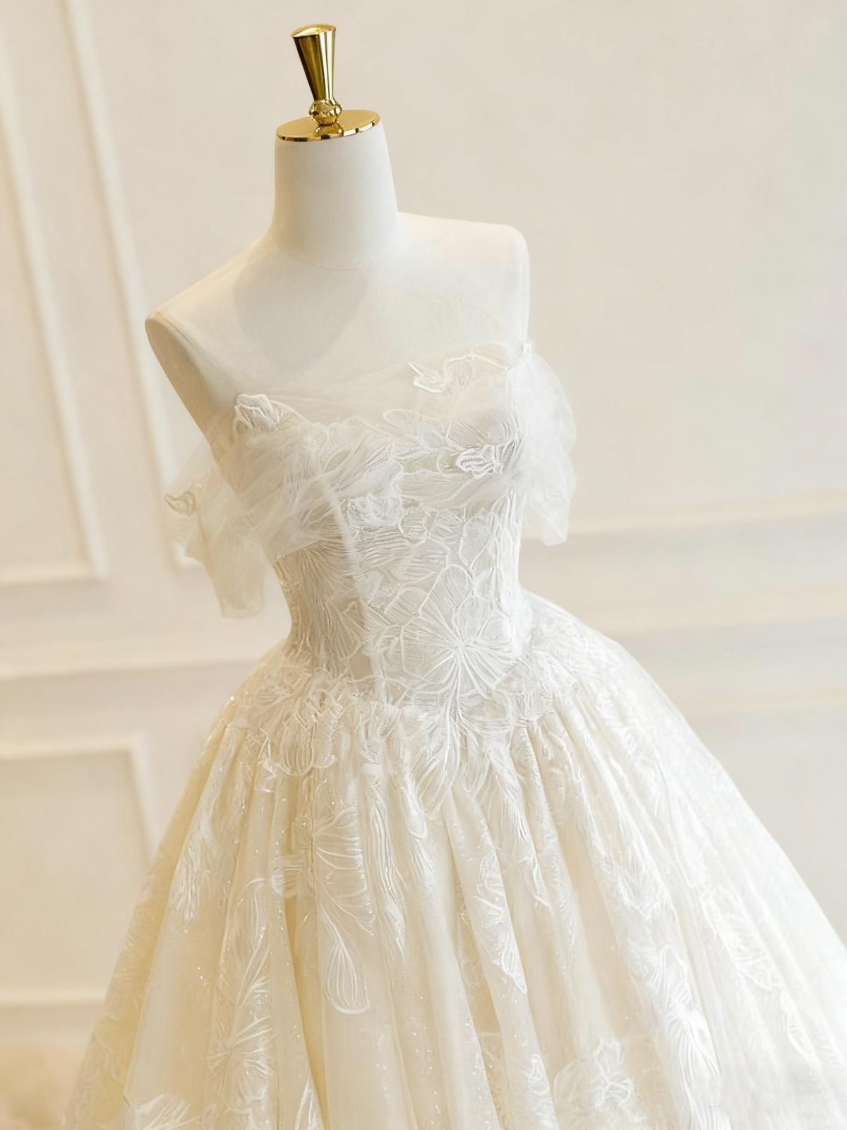 New Arrival Wedding Dress Off Shoulder Tulle Pleated Wedding Dress D3818