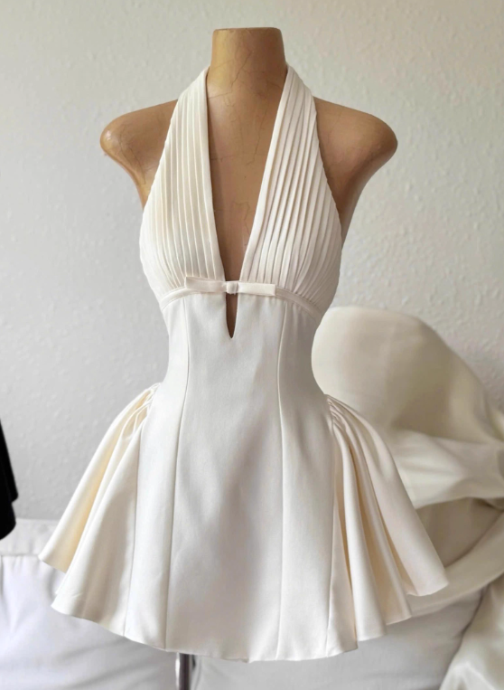 Minimalist Homecoming Dress A Line Halter Pleated Short Prom Dress Cocktail Dress Birthday Party Outfits D4050