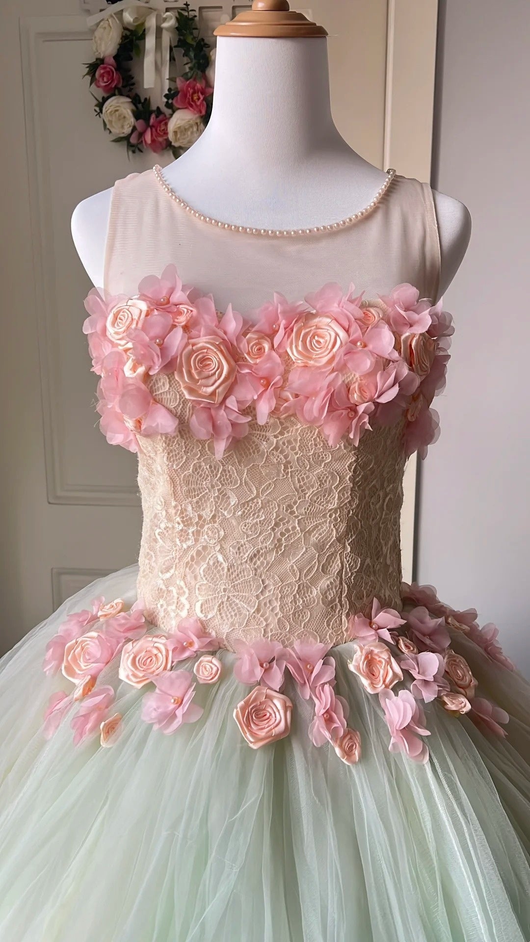 New Design Prom Dress Crew Neck Pleated Tulle Flower Ball Gown Evening Dress Quinceanera Dress D4114