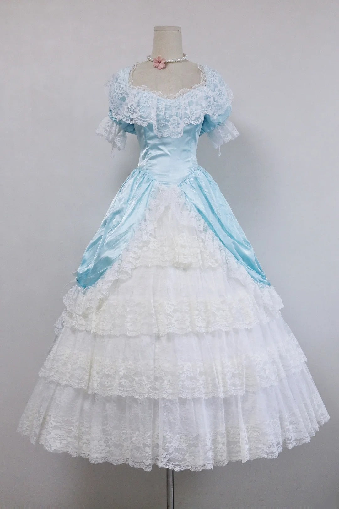 Stunning Prom Dress V-neck Lace Pleated Ball Gown Evening Dress Birthday Party Dress Quinceanera Dress D4252