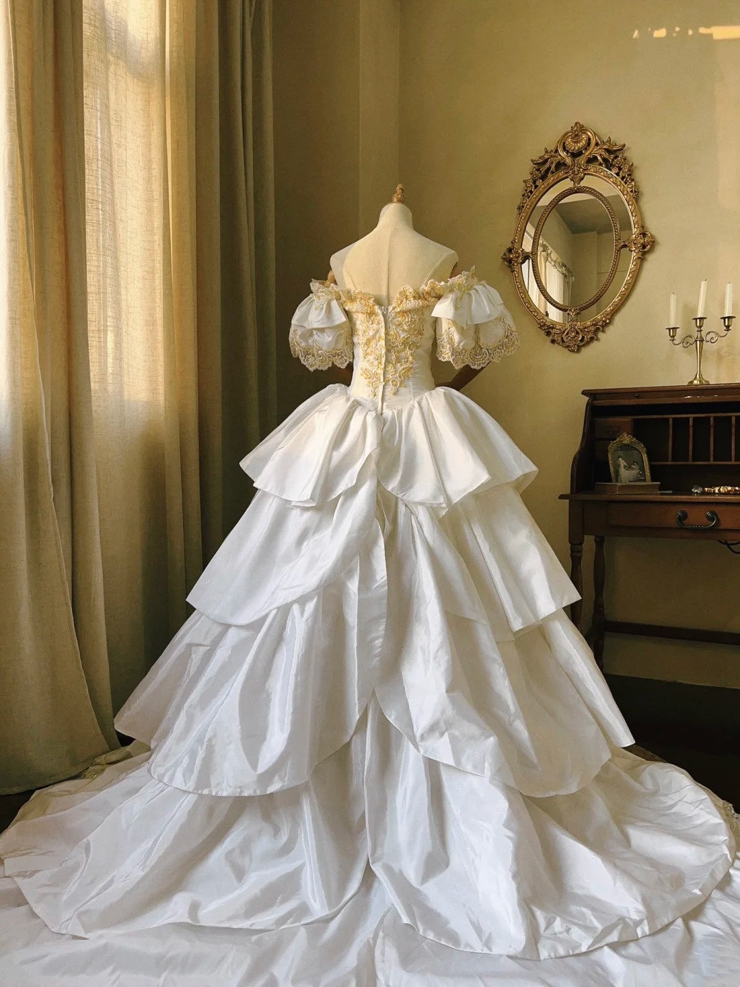 Vintage Wedding Dress Off Shoulder Tiered Pleated Wedding Dress D4352