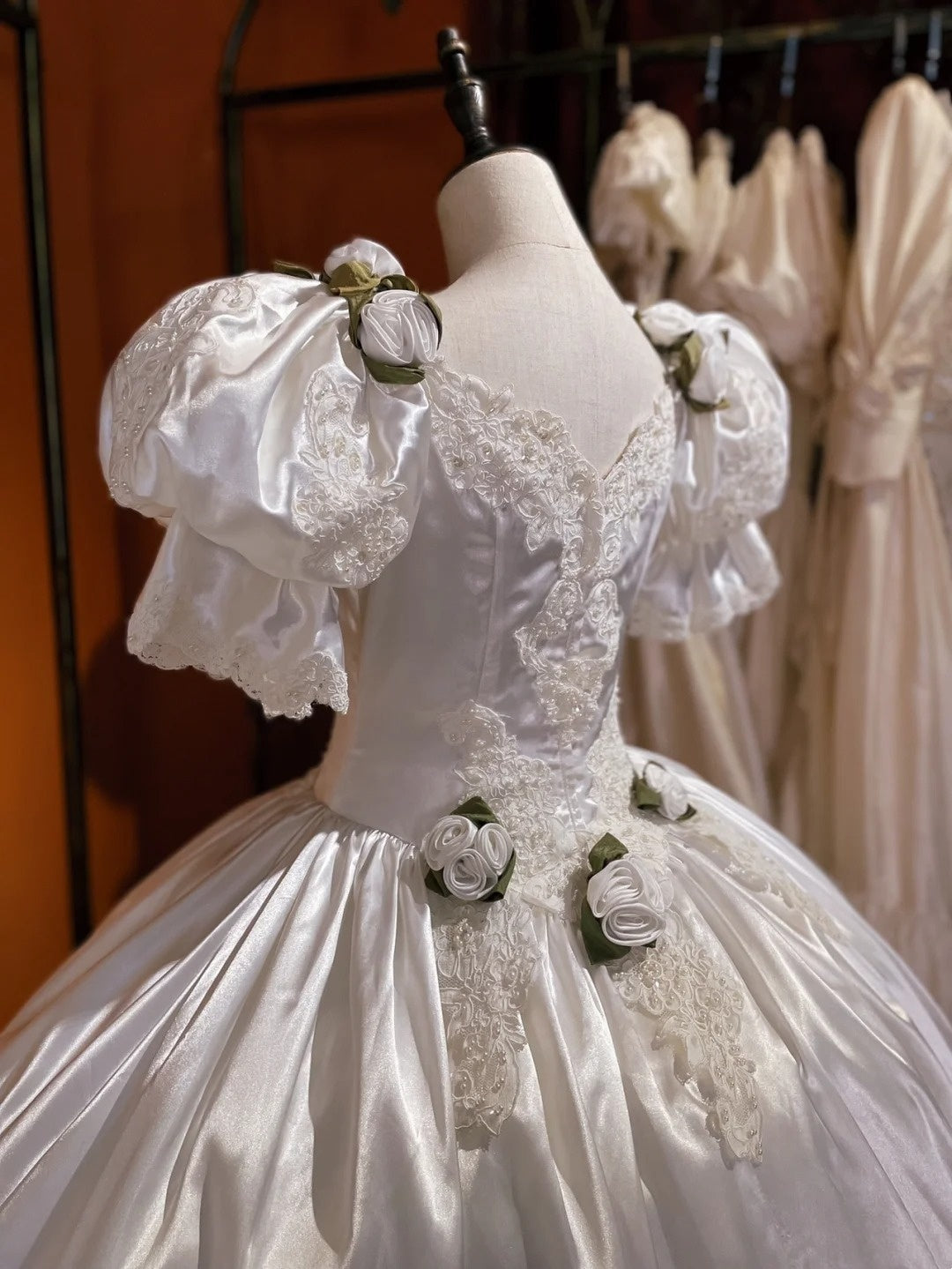 Vintage Wedding Dress V-neck Pleated Wedding Dress D4377