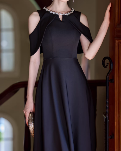 MInimalist Prom Dress Black Crew Neck Gala Dress Evening Dress Formal Dress D4512