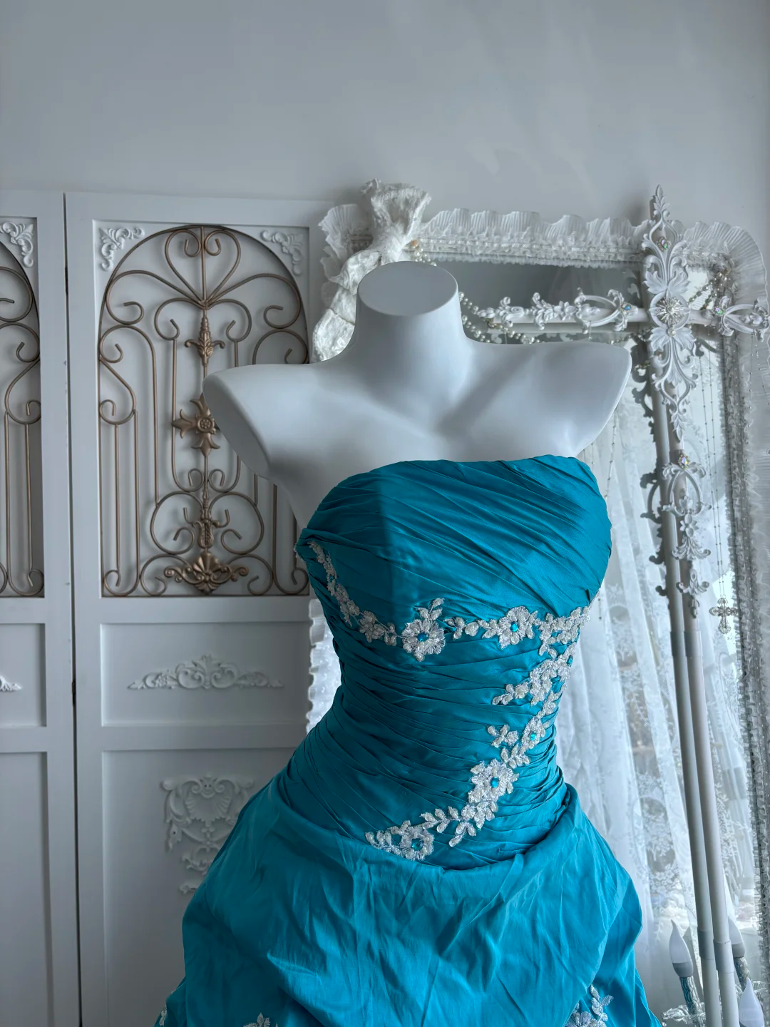 Vintage Blue A Line Strapless Lace Applique Pleated Satin Prom Dress Sweet 16 Dress SH5790