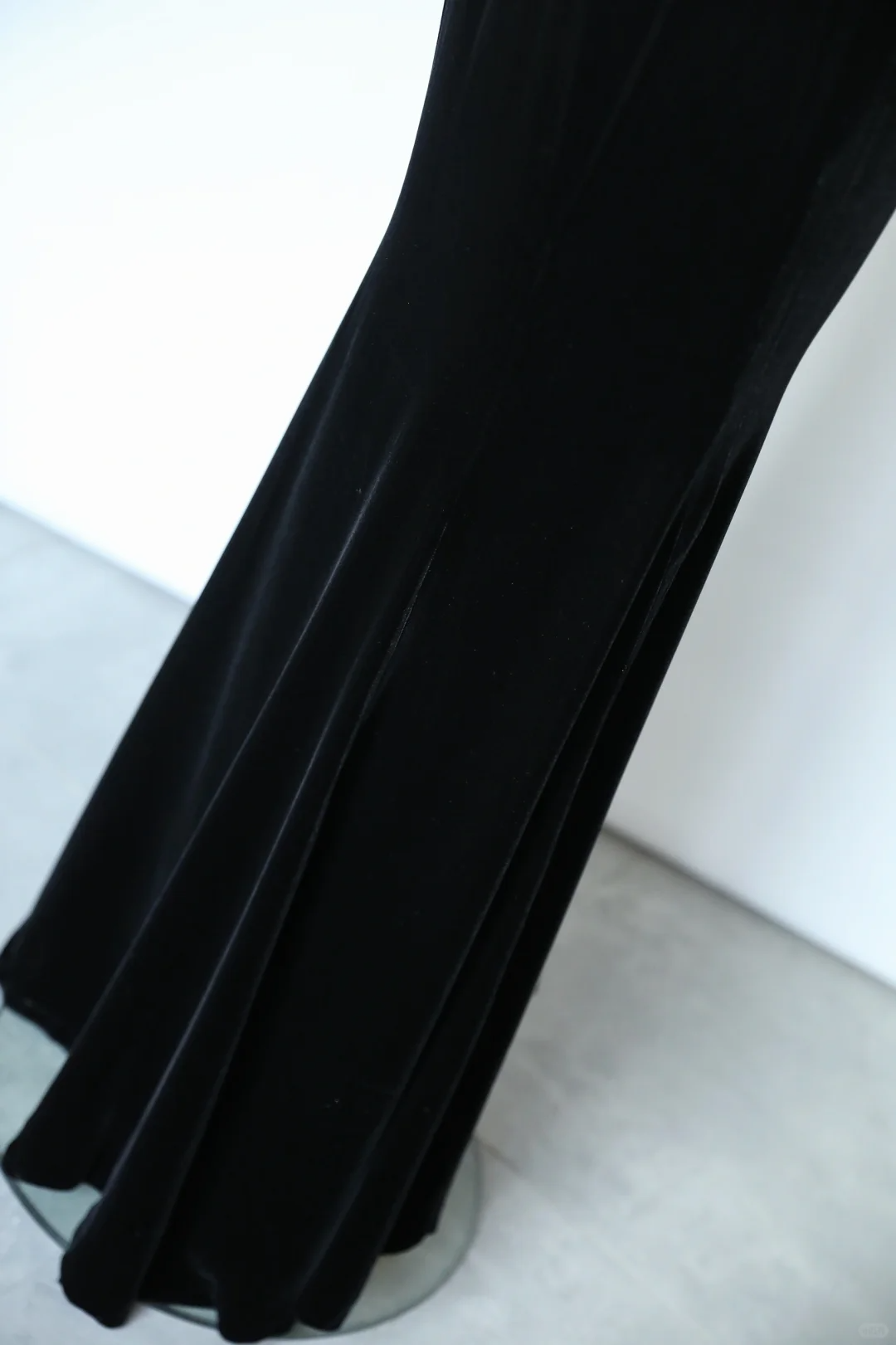 Vintage Classic Black Mermaid Straps Velvet Open Back Prom Dress Evening Dress SH5130