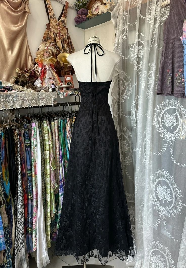 Black V Neck Halter A-Line Lace Vintage Long Prom Dress, D24