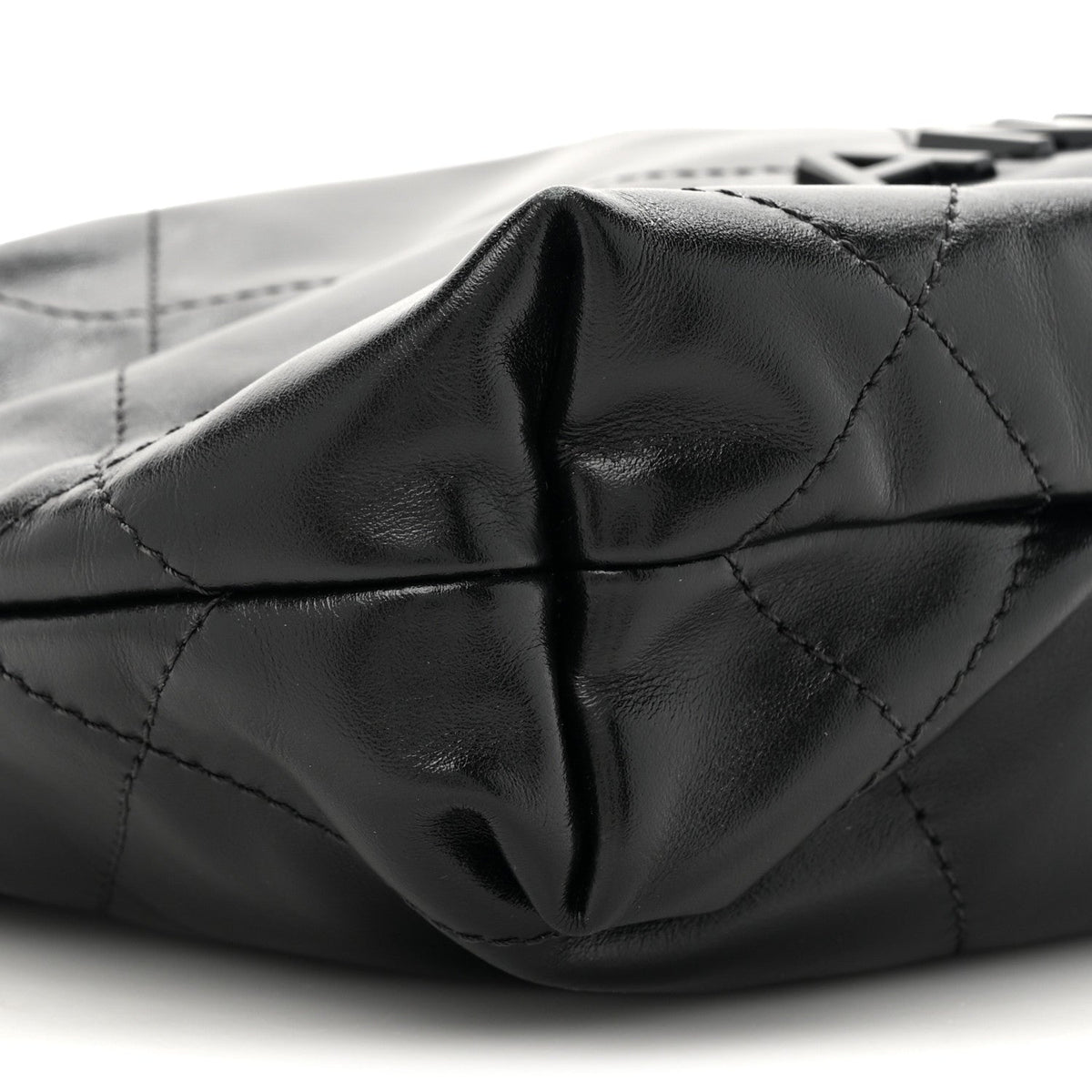 Shiny Calfskin Quilted Mini Chanel 22 So Black