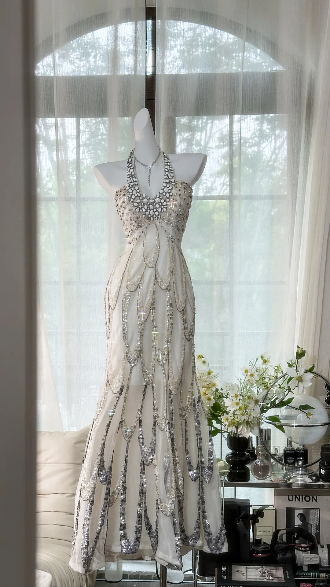 Vintage White Beaded Sparkling Long Chiffon Spaghetti Strap Romantic Ball Gown Evening Dress Prom Dresses D1500