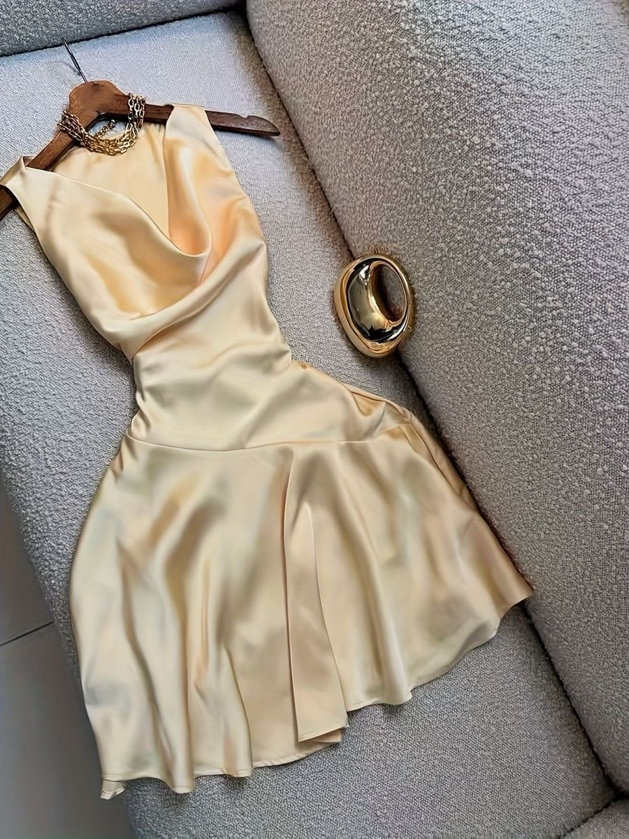 Summer A Line Flowing Neckline Yellow Satin Short Homecoming Dress Outfits SH5713