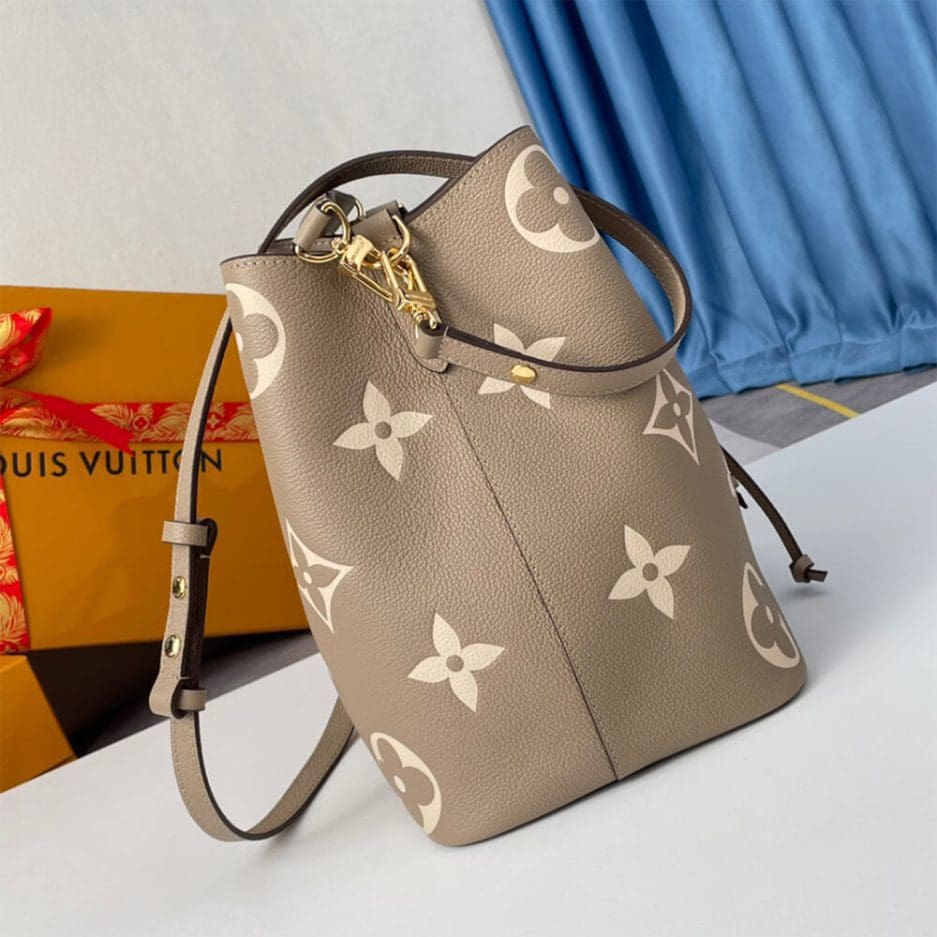 Louis Vuitton NEONOE MM M45497