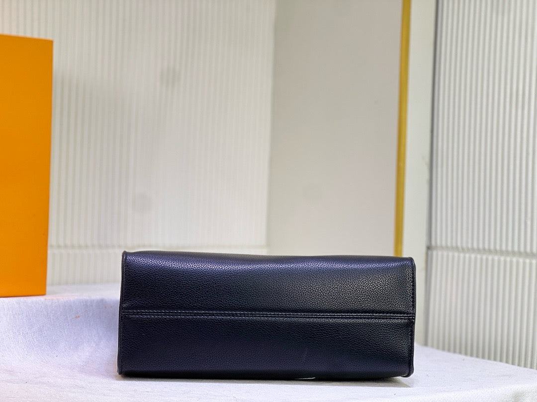 Louis Vuitton M24834 OnTheGo MM