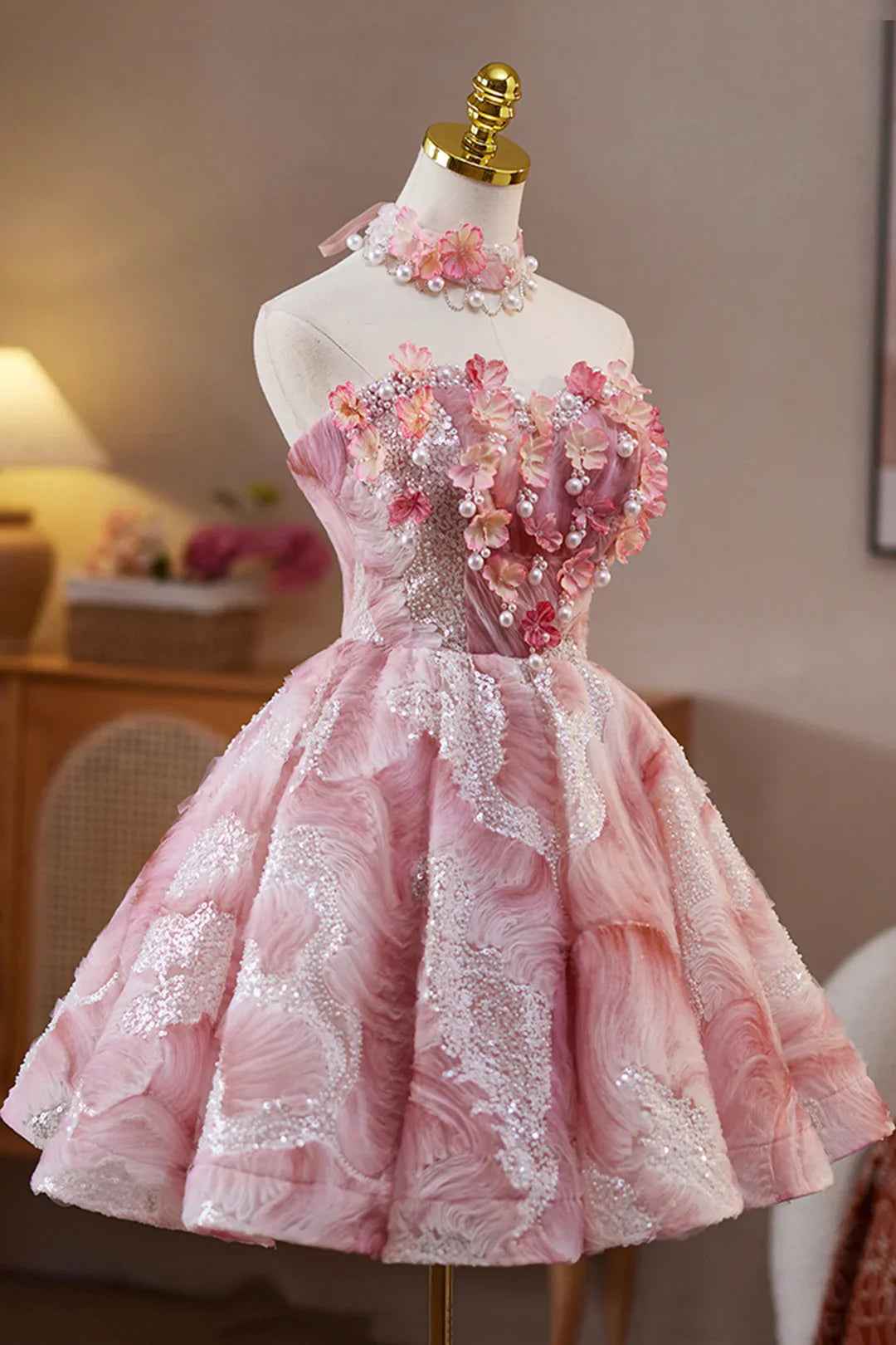 Charming Homecoming Dress Sweetheart Sequins Beaded Flower Short Prom Dress Back to School Outfits Party Dress D6036