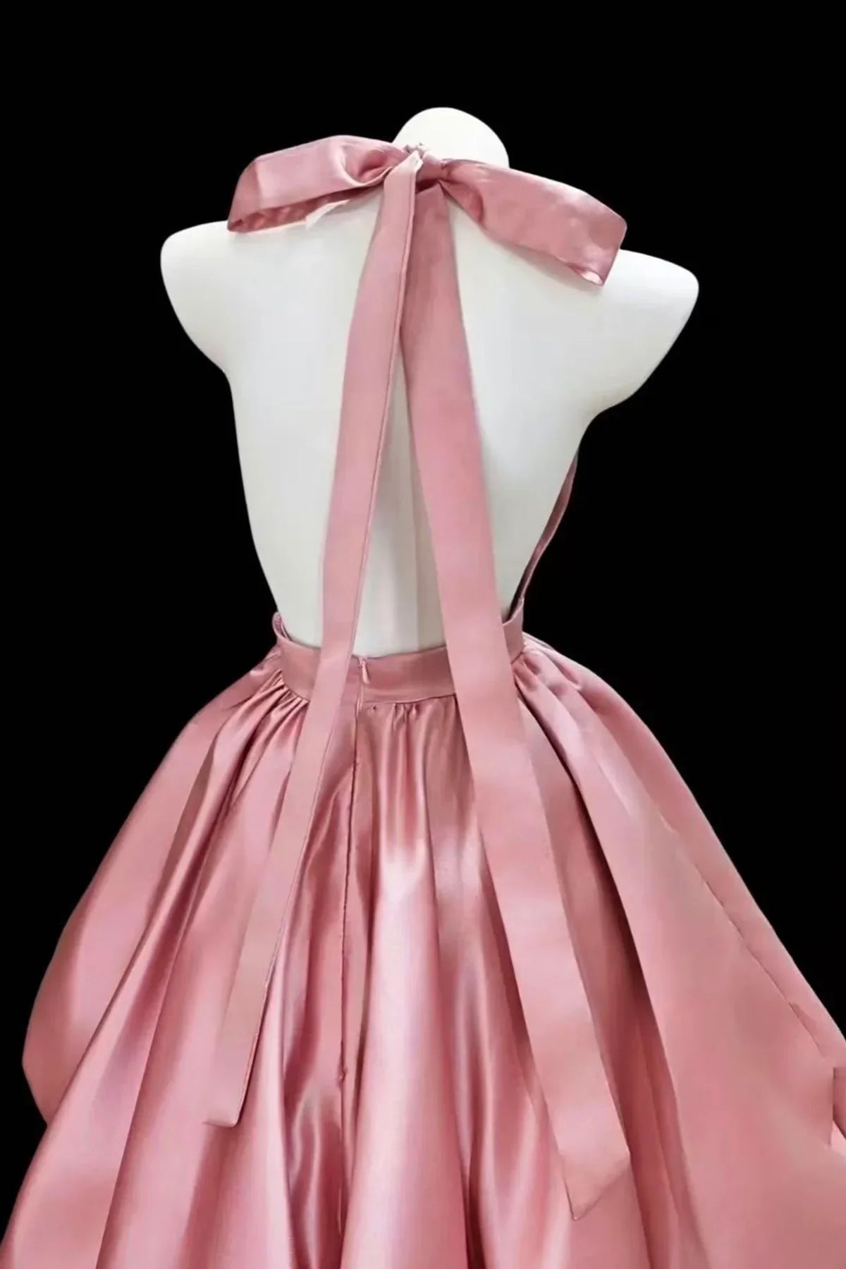 Beauty Homecoming Dress Halter Pleated Short Prom Dress Back to School Outfits Cocktail Dress D6011
