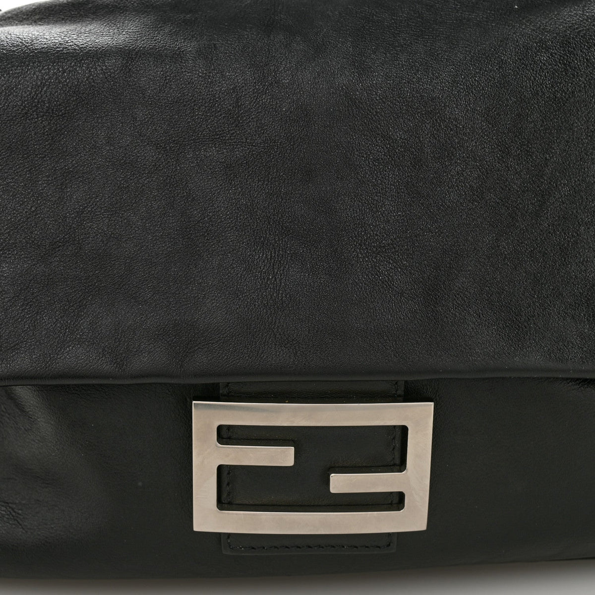 Vitello Grace Large Chain Baguette Black