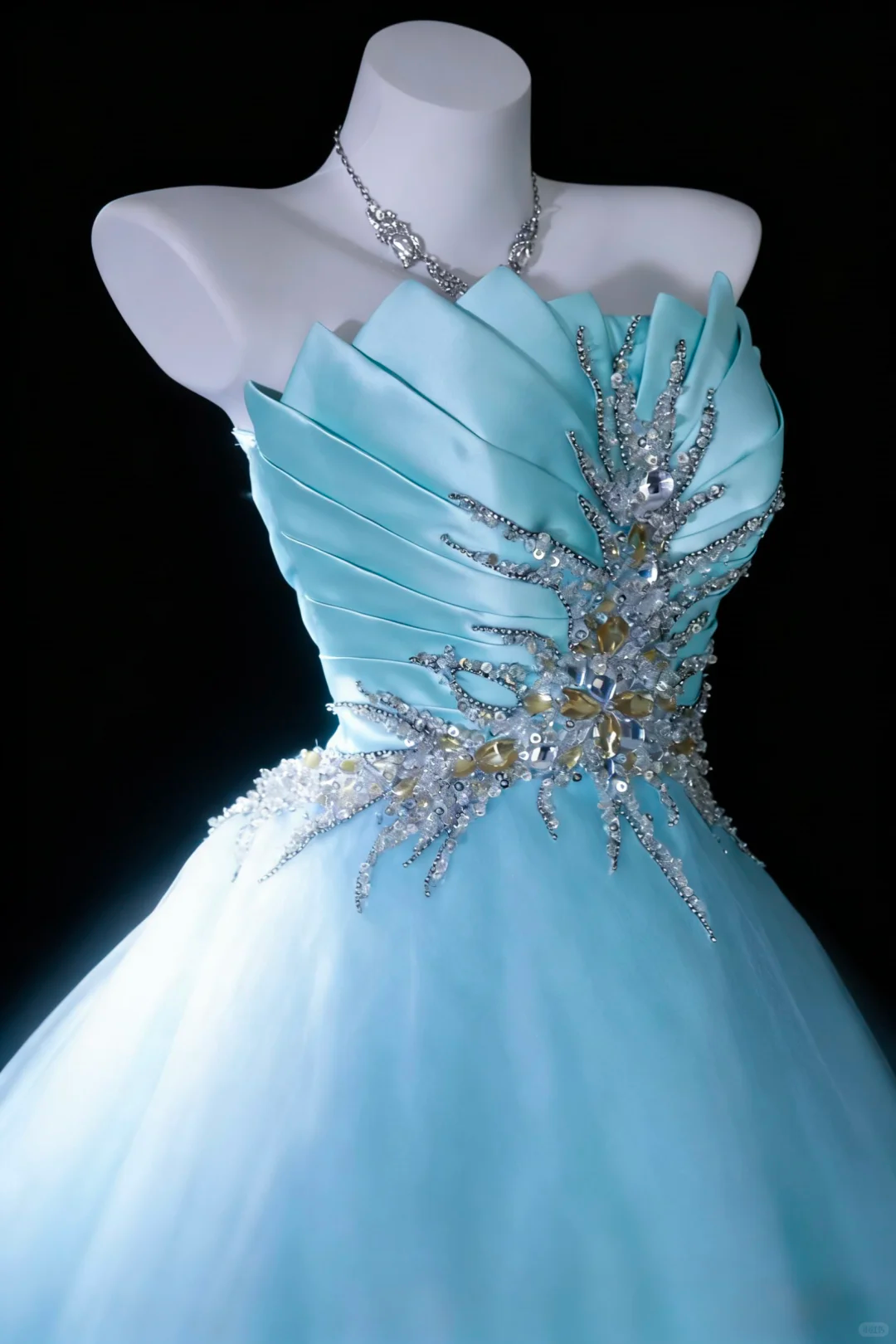 Vintage Blue A Line Strapless Pleated Beaded Satin Tulle Long Graduation Prom Dress SH5288