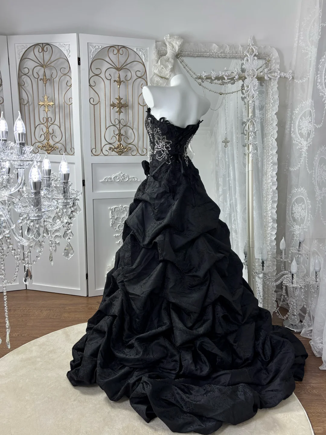 Vintage Black A Line Strapless Shiny Beaded Pleated Satin Prom Dress Sweet 16 Dress SH5982