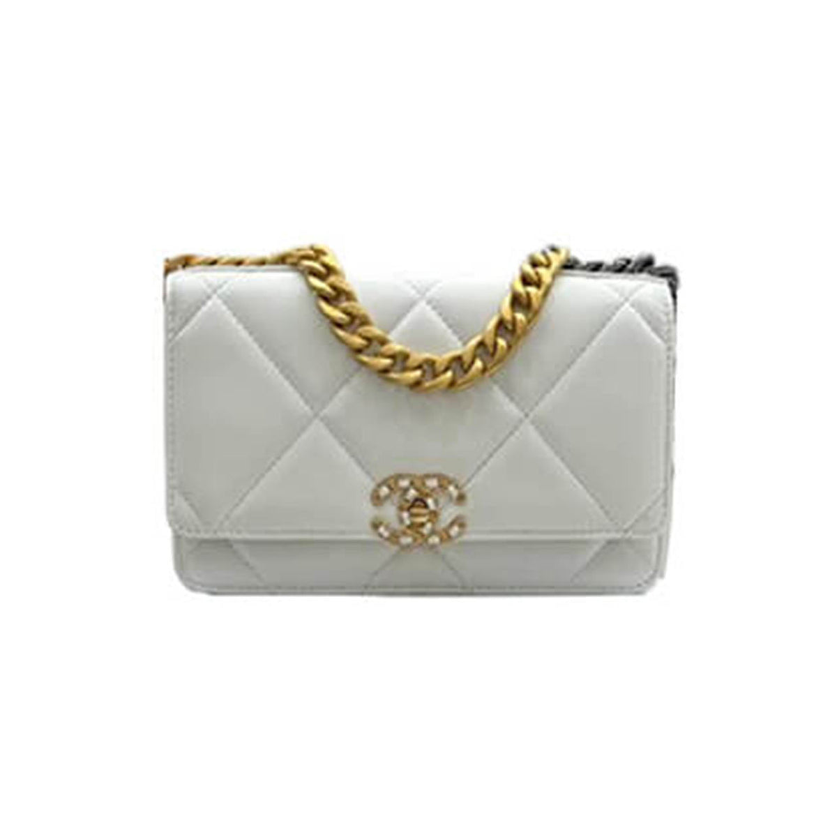 CHANEL 19 Wallet on Chain